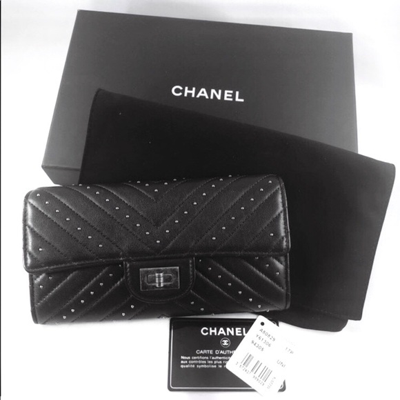 CHANEL Handbags - 🚫SOLD🚫NWT Chanel Chevron 2.55 Studs Long Wallet